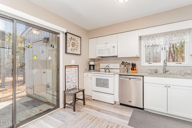 141 Berry Patch Lane, Chapel Hill, NC 27514