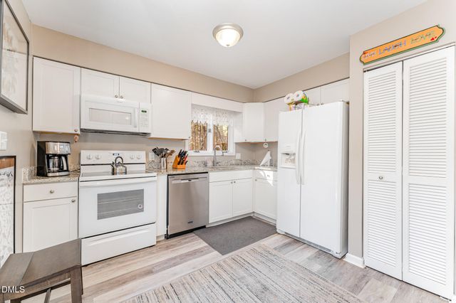 141 Berry Patch Lane, Chapel Hill, NC 27514