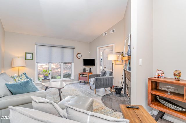 141 Berry Patch Lane, Chapel Hill, NC 27514