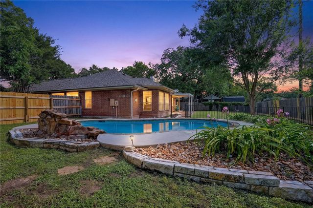 2925 Mirrormere Circle, Bryan, TX 77807