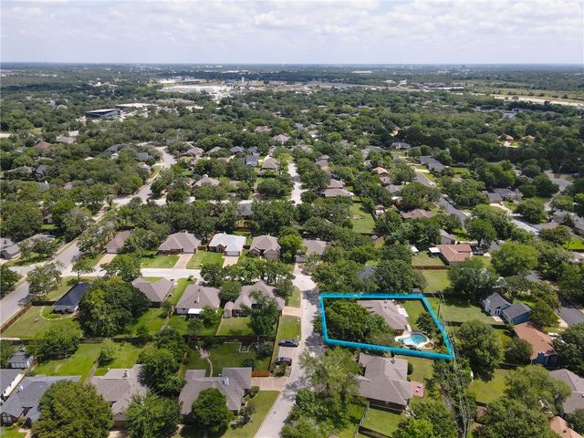 2925 Mirrormere Circle, Bryan, TX 77807