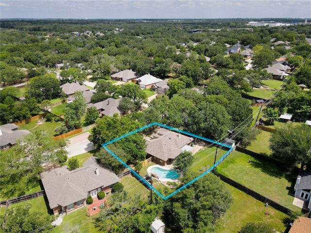 2925 Mirrormere Circle, Bryan, TX 77807