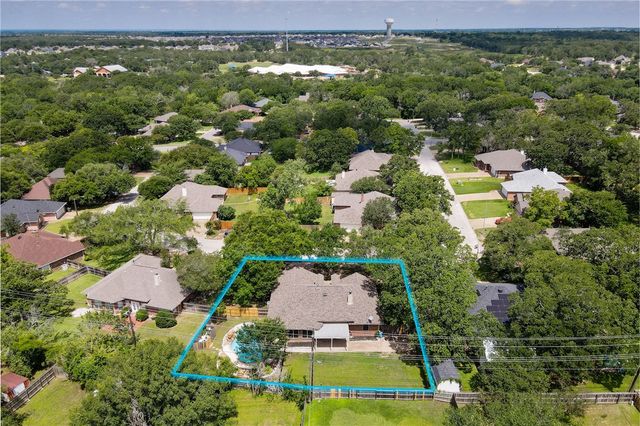 2925 Mirrormere Circle, Bryan, TX 77807