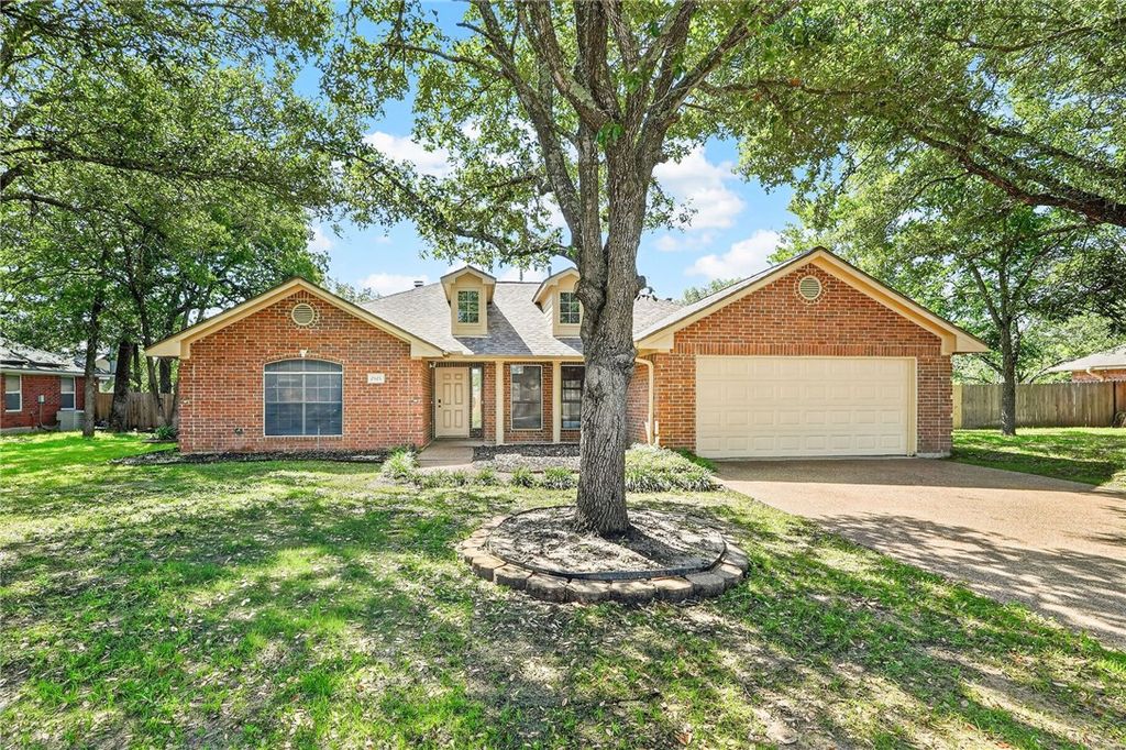 2925 Mirrormere Circle, Bryan, TX 77807