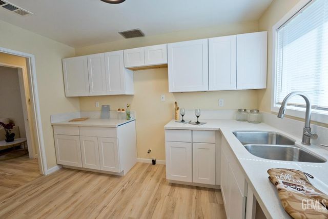 2914 Cedar Street, Bakersfield, CA 93301