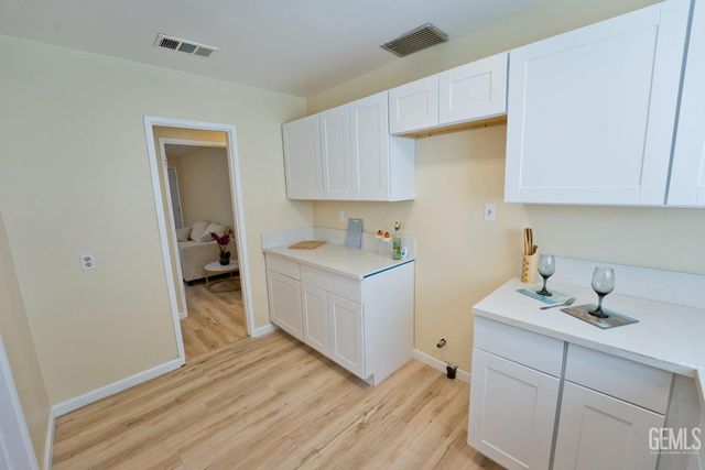 2914 Cedar Street, Bakersfield, CA 93301