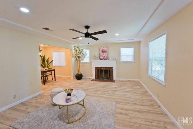 2914 Cedar Street, Bakersfield, CA 93301