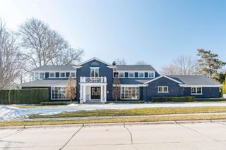 89 Lake Shore Road, Grosse Pointe Farms, MI 48236