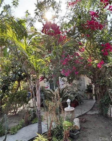 5620 CARTWRIGHT Avenue, North Hollywood, CA 91601