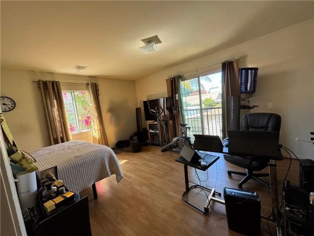 5620 CARTWRIGHT Avenue, North Hollywood, CA 91601