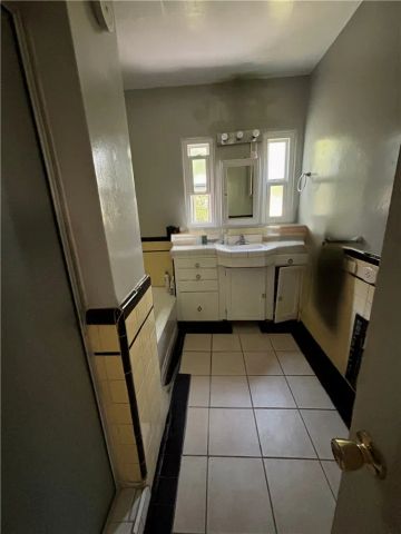 5620 CARTWRIGHT Avenue, North Hollywood, CA 91601