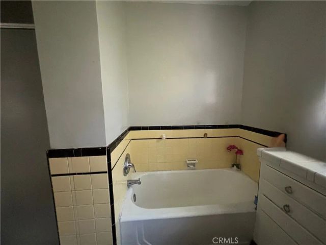 5620 CARTWRIGHT Avenue, North Hollywood, CA 91601