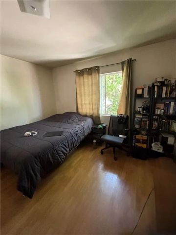 5620 CARTWRIGHT Avenue, North Hollywood, CA 91601