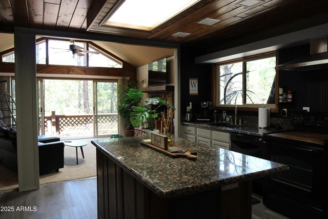 4843 N Mountain Sunrise Street, Pine, AZ 85544