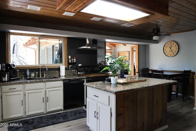 4843 N Mountain Sunrise Street, Pine, AZ 85544