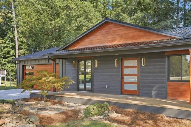 190 Crestwood Court, Alpharetta, GA 30009