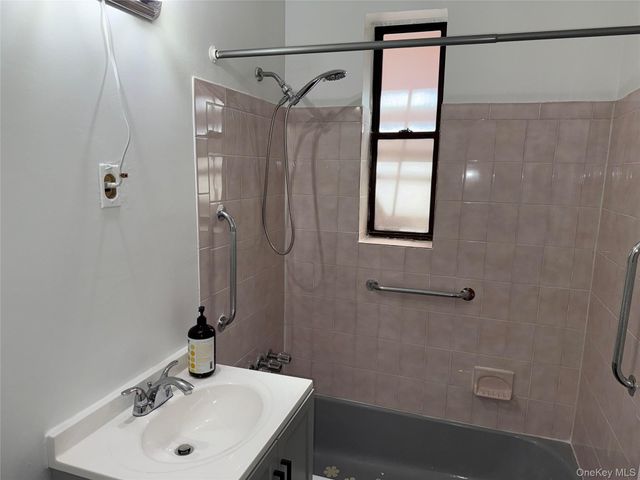 678 Warburton 3B, Yonkers, NY 10701