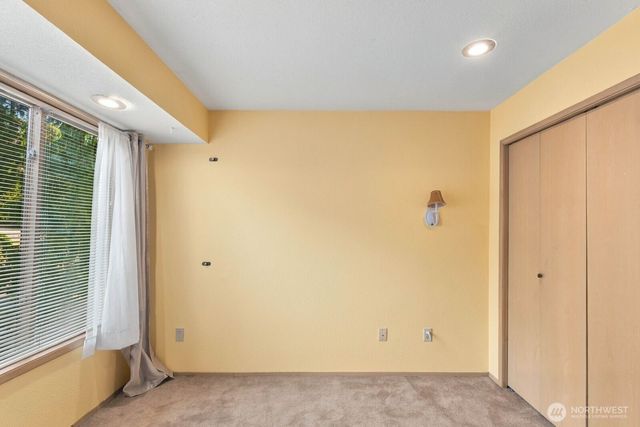 6922 N Meadowdale Road, Edmonds, WA 98026