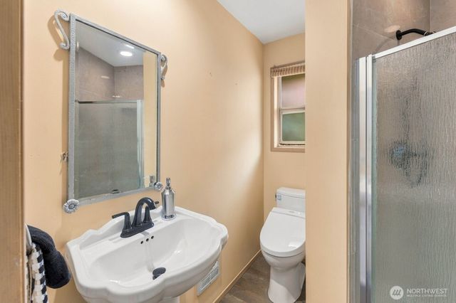 6922 N Meadowdale Road, Edmonds, WA 98026