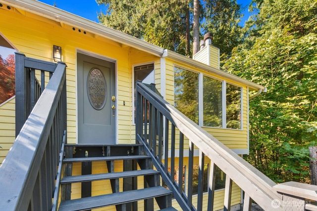 6922 N Meadowdale Road, Edmonds, WA 98026