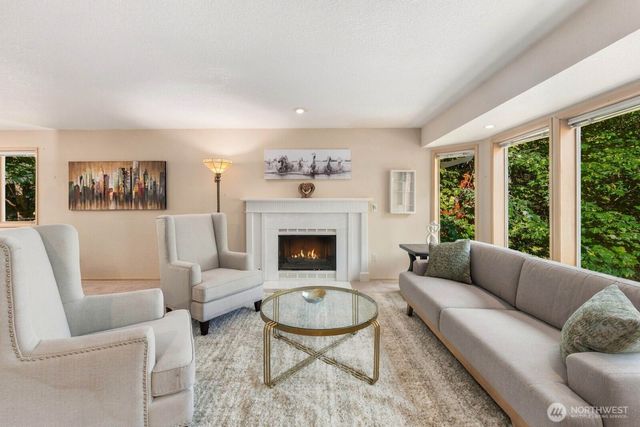 6922 N Meadowdale Road, Edmonds, WA 98026