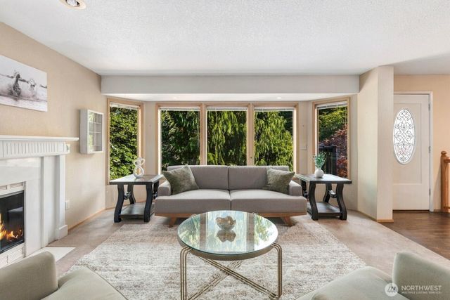6922 N Meadowdale Road, Edmonds, WA 98026