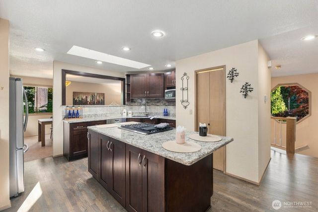 6922 N Meadowdale Road, Edmonds, WA 98026