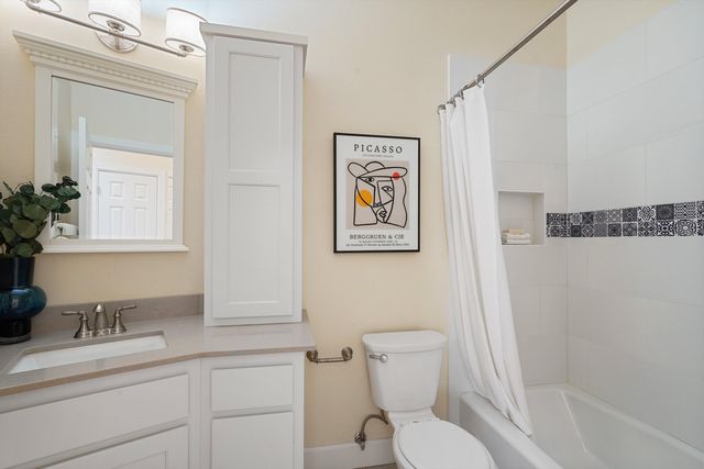 6515 Alpine Trail Street NE, Albuquerque, NM 87111