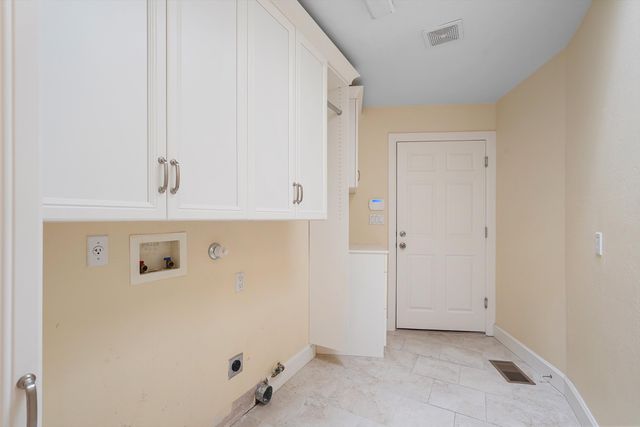 6515 Alpine Trail Street NE, Albuquerque, NM 87111