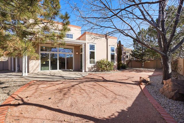 6515 Alpine Trail Street NE, Albuquerque, NM 87111