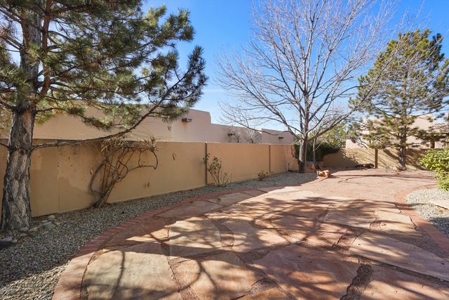 6515 Alpine Trail Street NE, Albuquerque, NM 87111