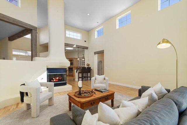 6515 Alpine Trail Street NE, Albuquerque, NM 87111