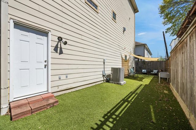 5111 Inker Street C, Houston, TX 77007