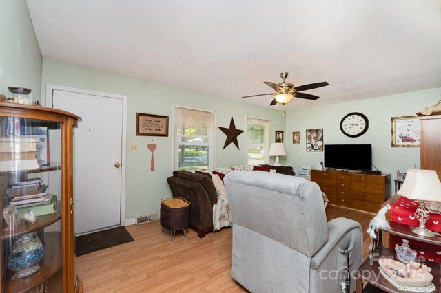 816 Radio Road, Statesville, NC 28677