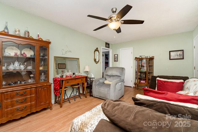 816 Radio Road, Statesville, NC 28677