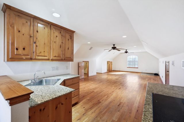 12886 Saint John Road, Pilot Point, TX 76258