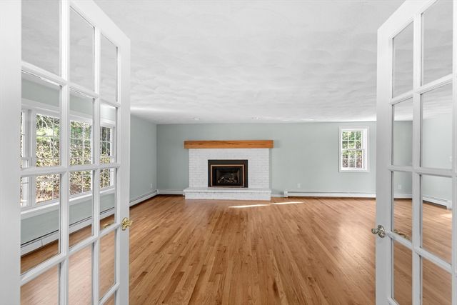 196 Bourne Rd, Plymouth, MA 02360