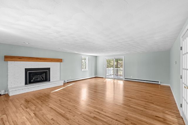 196 Bourne Rd, Plymouth, MA 02360