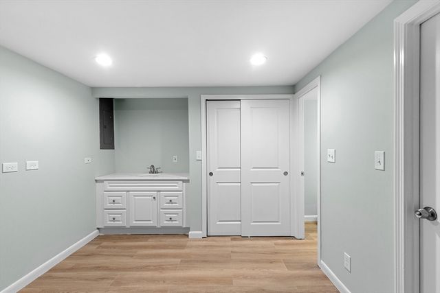 196 Bourne Rd, Plymouth, MA 02360