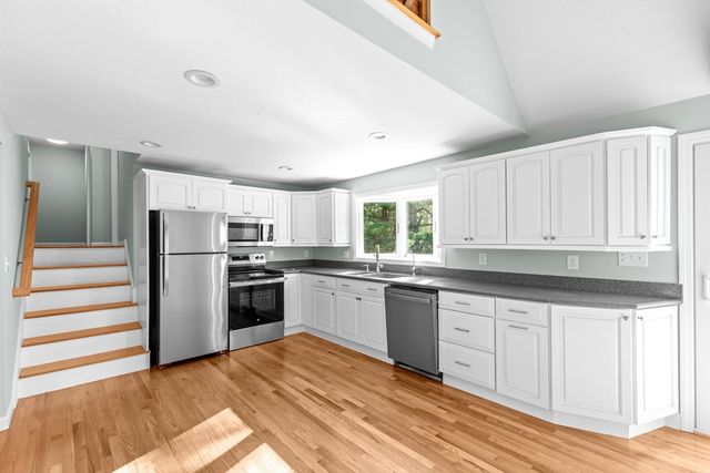 196 Bourne Rd, Plymouth, MA 02360