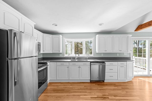 196 Bourne Rd, Plymouth, MA 02360