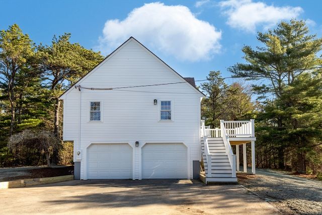 196 Bourne Rd, Plymouth, MA 02360