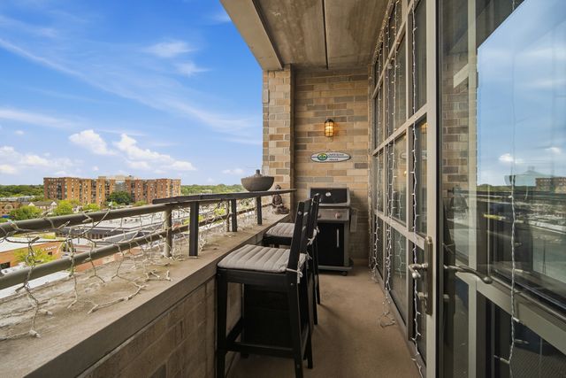 10 S Dunton Avenue 707, Arlington Heights, IL 60005