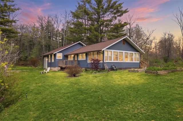 7140 N Amy School Road, Howard City, MI 49329