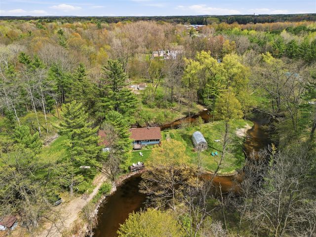 7140 N Amy School Road, Howard City, MI 49329