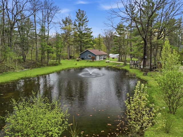 7140 N Amy School Road, Howard City, MI 49329