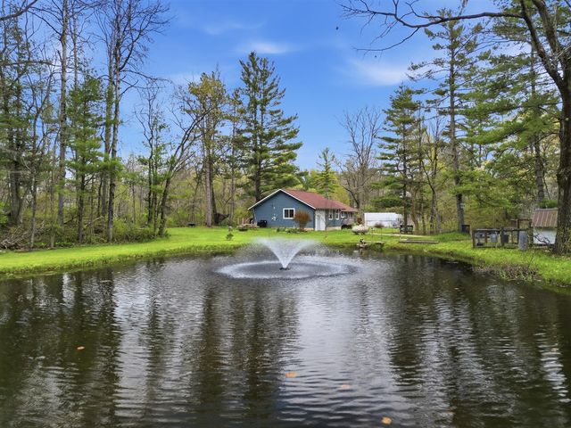 7140 N Amy School Road, Howard City, MI 49329