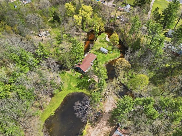 7140 N Amy School Road, Howard City, MI 49329