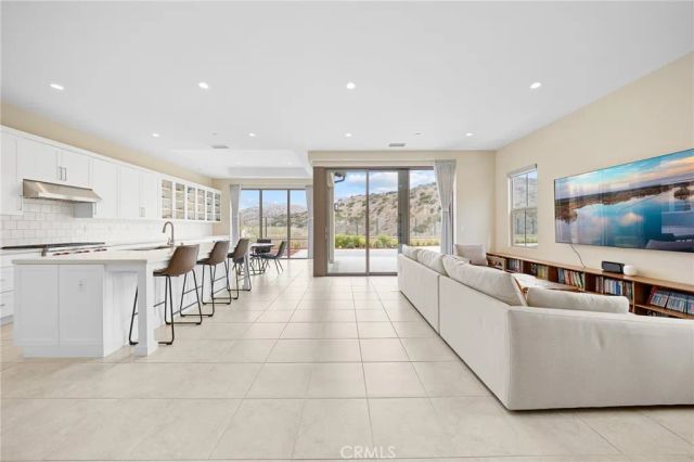 134 Tomahawk, Irvine, CA 92618