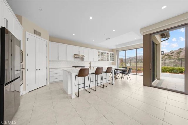 134 Tomahawk, Irvine, CA 92618